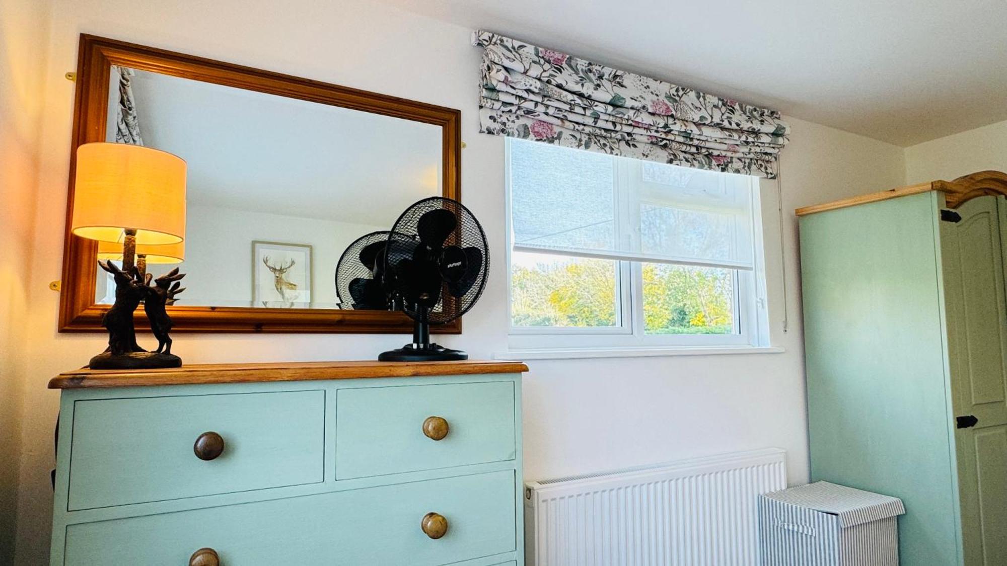 3 Bed Spa Cottage Southwater Exterior foto