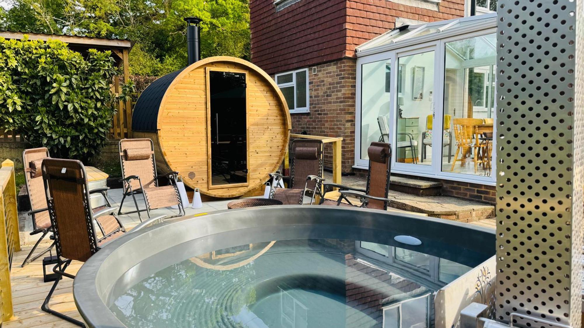 3 Bed Spa Cottage Southwater Exterior foto